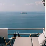 Grand View - Megalochori Santorini Apartahotel 4*