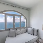Grand View - Megalochori Santorini Apartahotel 4*