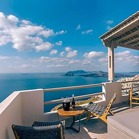Grand View - Megalochori Santorini 4*