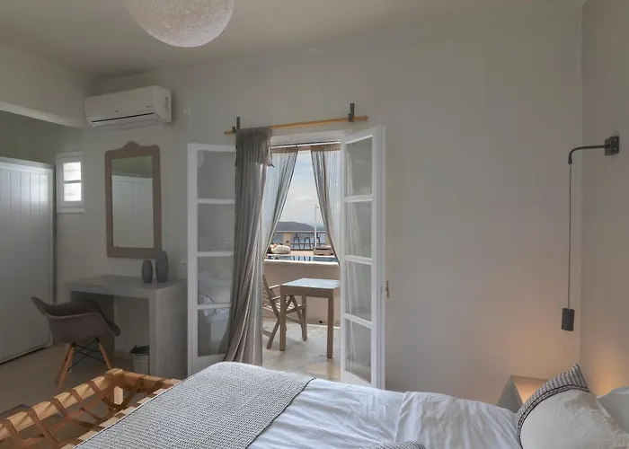 Grand View - Megalochori Santorini Aparthotel 4*