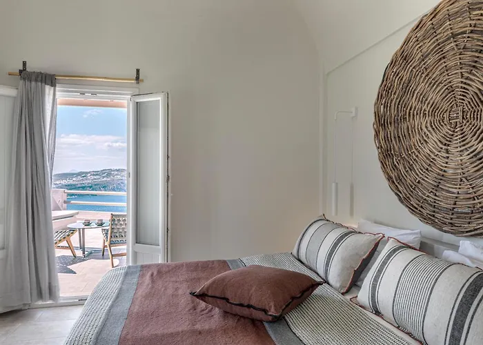 Grand View - Megalochori Santorini 4*