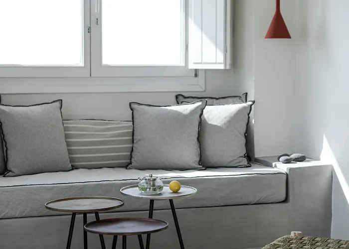 Grand View - Megalochori Santorini 4*