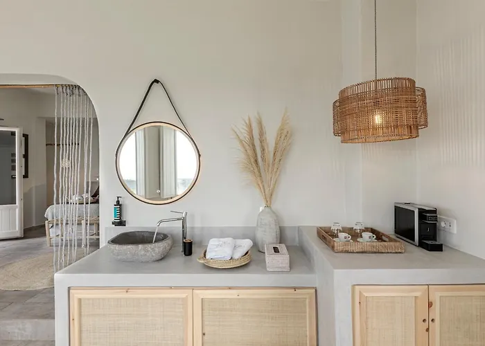 Grand View - Megalochori Santorini Aparthotel 4*