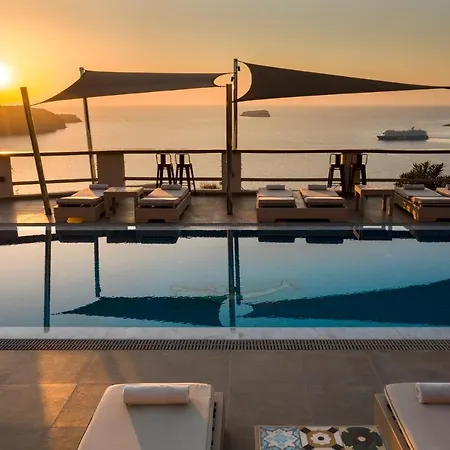 Grand View - Megalochori Santorini Aparthotel 4*