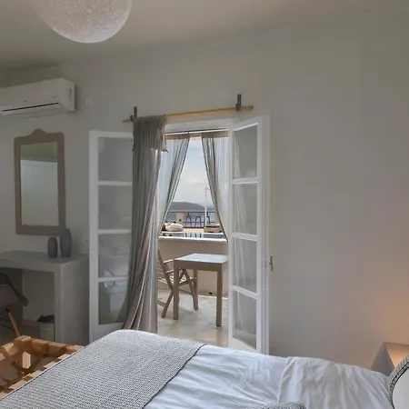 Grand View - Megalochori Santorini Aparthotel 3*