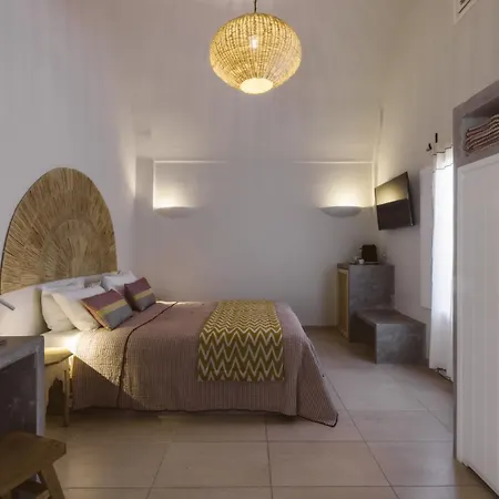 Grand View - Megalochori Santorini Aparthotel 3*