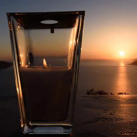 Grand View - Megalochori Santorini 4*