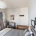 מלון דירות Grand View - Megalochori Santorini 4*