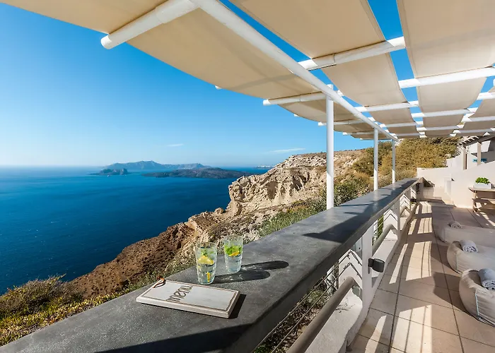 Grand View - Megalochori Santorini 4*